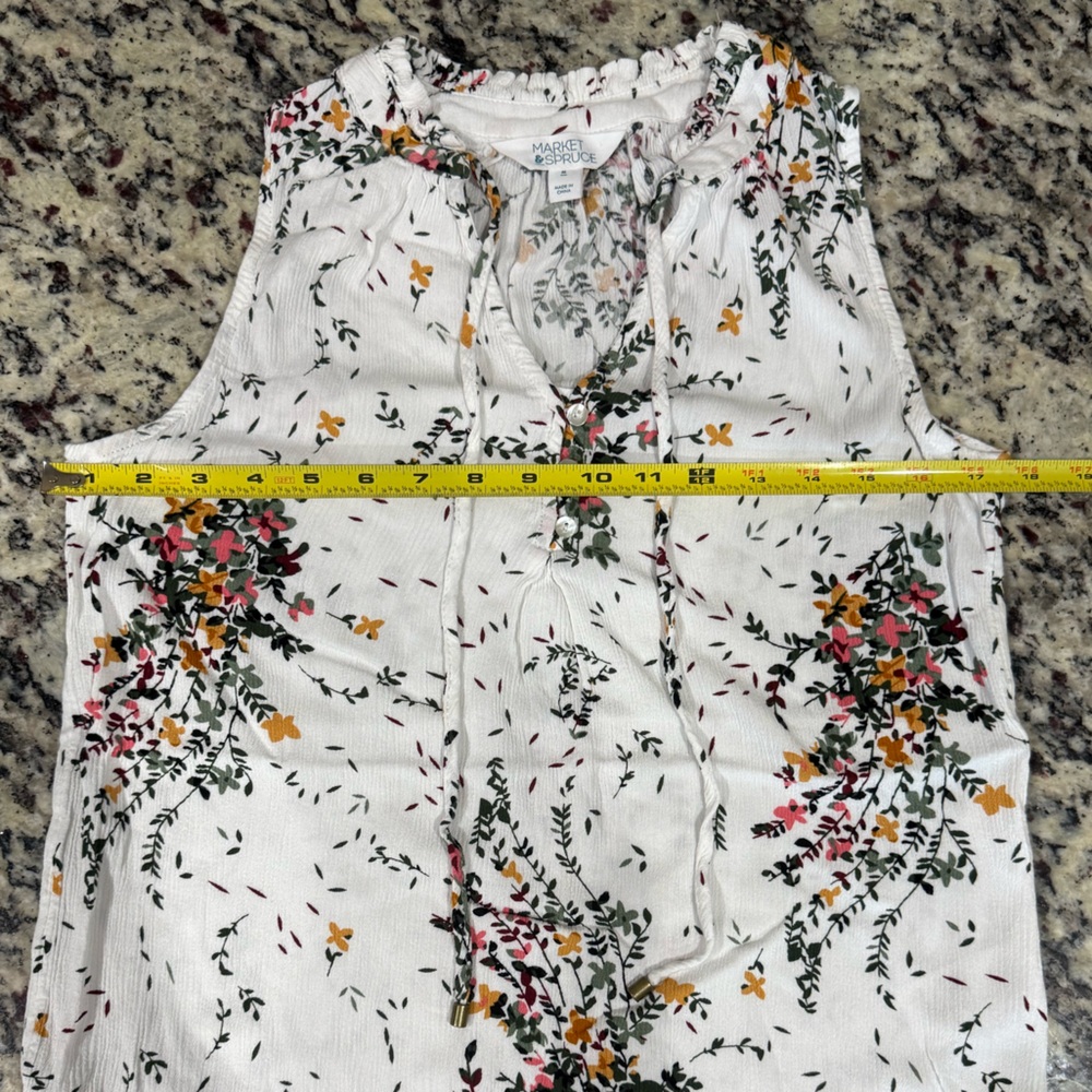 Market & Spruce Floral Blouse - Medium - Picture 3 of 4